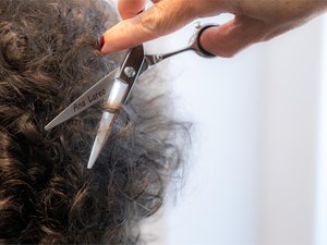 ¿Puedo sanear mi melena sin cortarla?